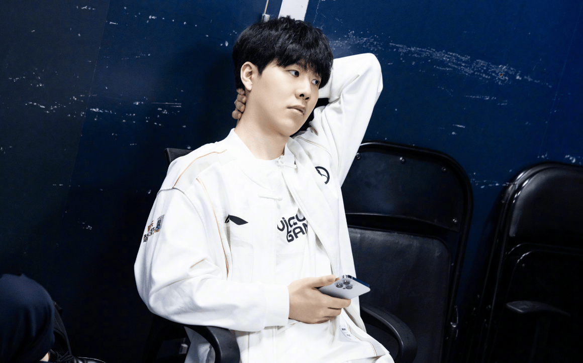 与此同时 与此同时