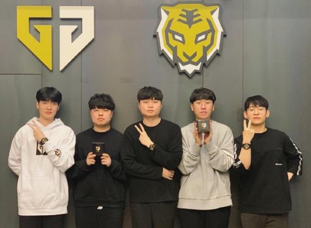 在顺利完成 在顺利完成